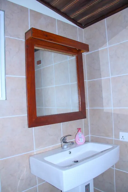 Roseberry Cottage 尼甘布 0*,