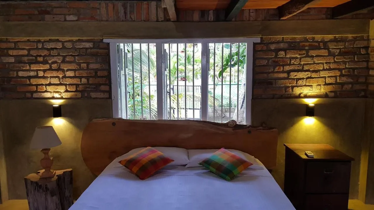 Roseberry Cottage Негомбо 0*,