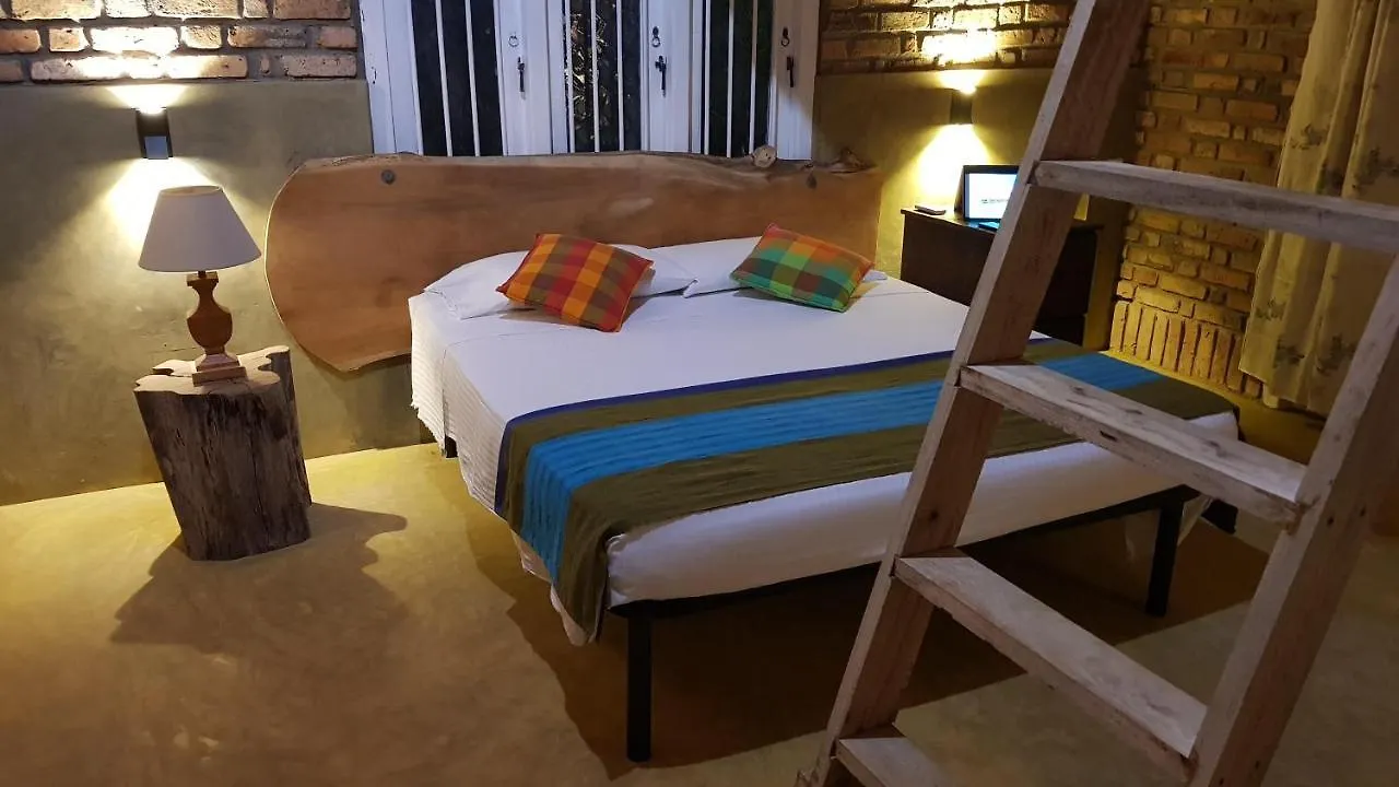 Roseberry Cottage Негомбо